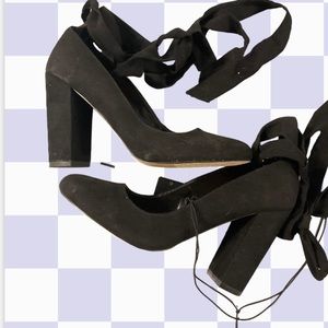 Express nwt Mary Jane style shoes with lace up detail ballet core